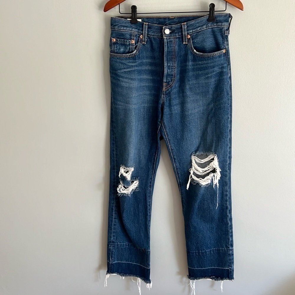 LEVIs 501 Women’s Distressed Original Jeans Size 28